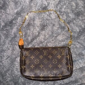 Louis Vuitton pochette